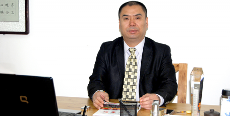 第八屆陜西省優(yōu)秀企業(yè)家風采 ——陜西海鋈皇嘉房地產開發(fā)有限公司 執(zhí)行董事 王啟