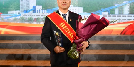 “幫助別人就是一種幸福！”