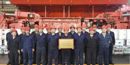 神南產(chǎn)業(yè)發(fā)展公司機電設備維修中心采掘車間鉗工班被共青團神木市委授予“青年文明號”