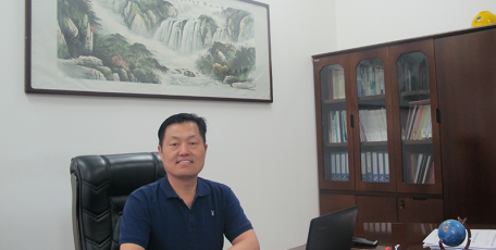 第八屆陜西省優(yōu)秀企業(yè)家風采 ——合容電氣股份有限公司 總經理 王耀