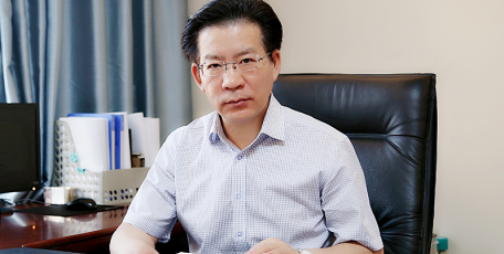 第八屆陜西省優(yōu)秀企業(yè)家風采 ——陜西金泰氯堿化工有限公司 董事長  薛衛(wèi)東