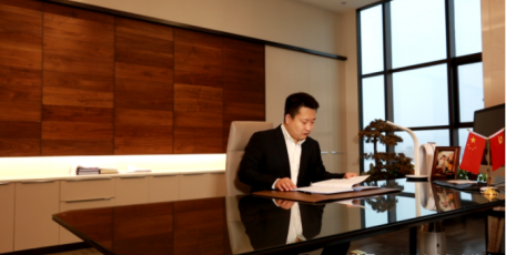 【陜西省優(yōu)秀企業(yè)家風(fēng)采】寶雞市育才玻璃( 集團)有限公司總裁史濤